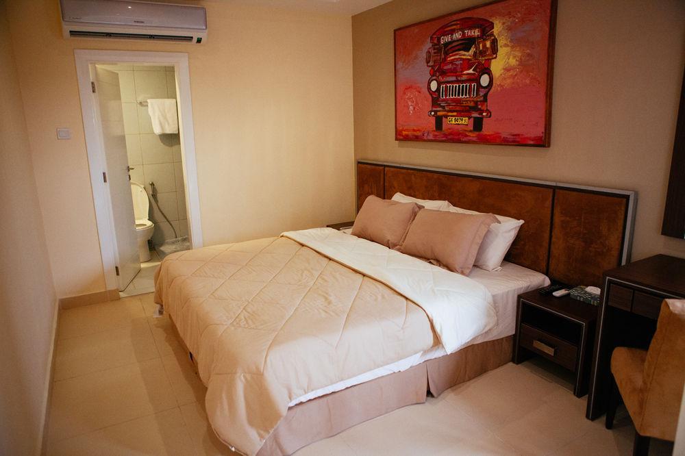 Frankie'S Foods And Rooms Accra Esterno foto