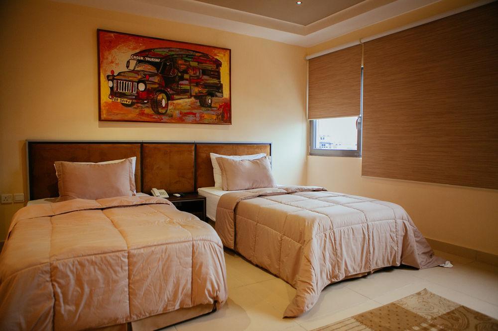 Frankie'S Foods And Rooms Accra Esterno foto