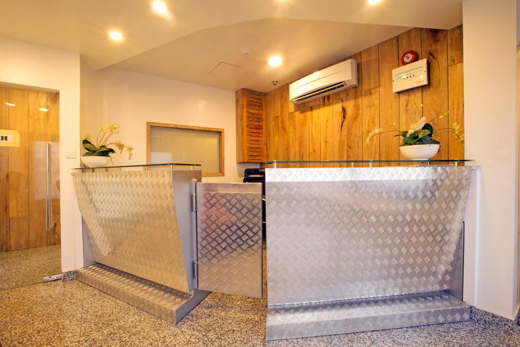 Frankie'S Foods And Rooms Accra Esterno foto