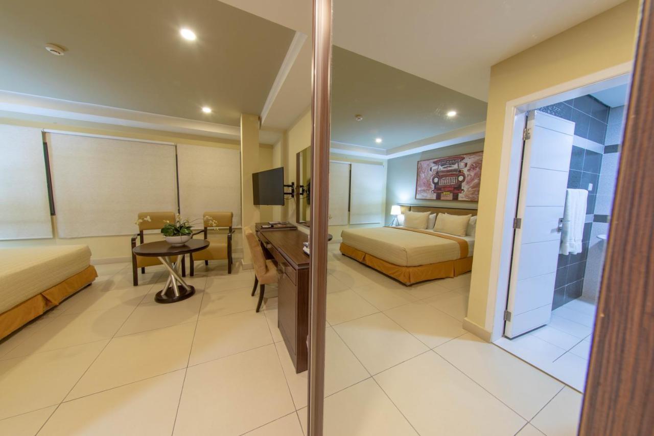 Frankie'S Foods And Rooms Accra Esterno foto